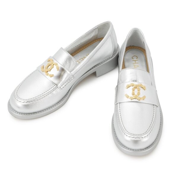 CHANEL CC logo loafers Size 37C Leather Silver - Picture 2 of 16